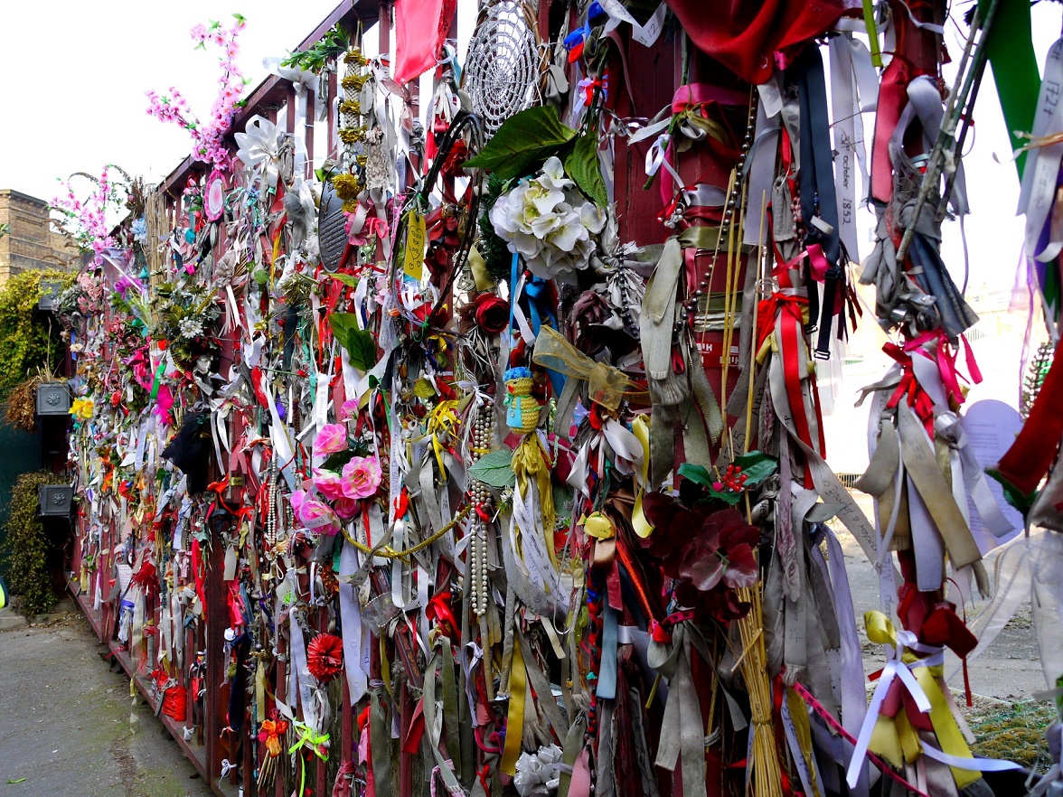 Cross Bones Graveyard